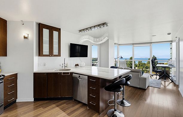 1401 907 Beach Avenue Yaletown