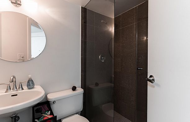 1401 907 Beach Avenue Yaletown