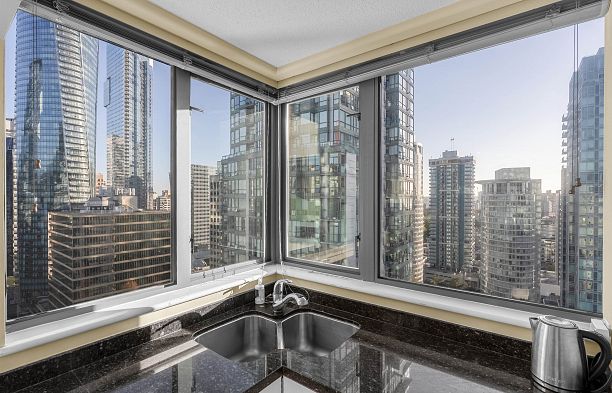 2904 1238 Melville Street Coal Harbour