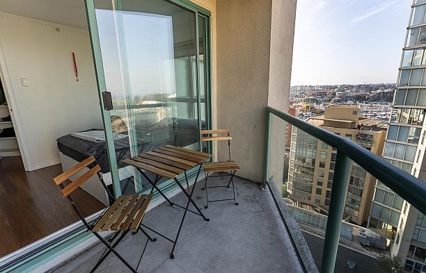1401 907 Beach Avenue Yaletown