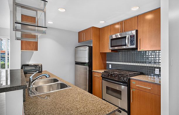 906 455 Beach Crescent Yaletown