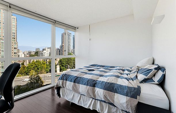 1401 907 Beach Avenue Yaletown