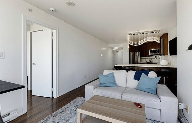 1401 907 Beach Avenue Yaletown