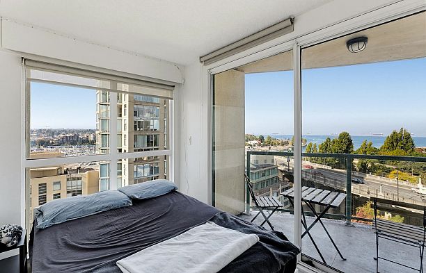 1401 907 Beach Avenue Yaletown