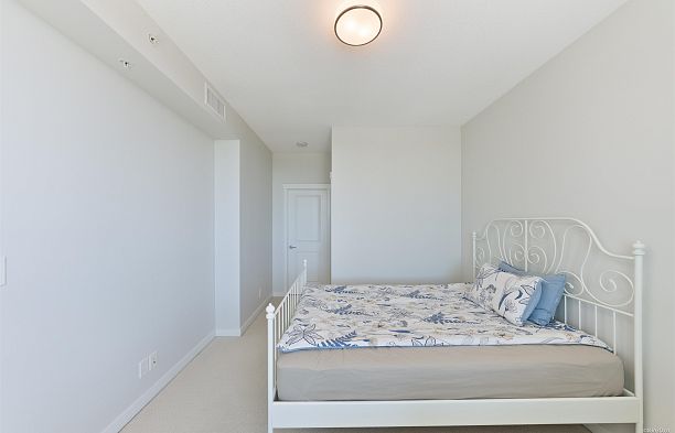 1210 3487 Binning Road University VW