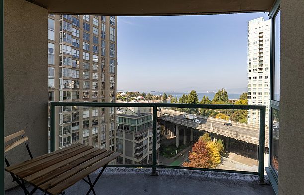 1401 907 Beach Avenue Yaletown