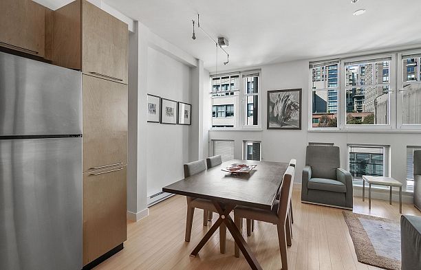 402 1072 Hamilton Street Yaletown