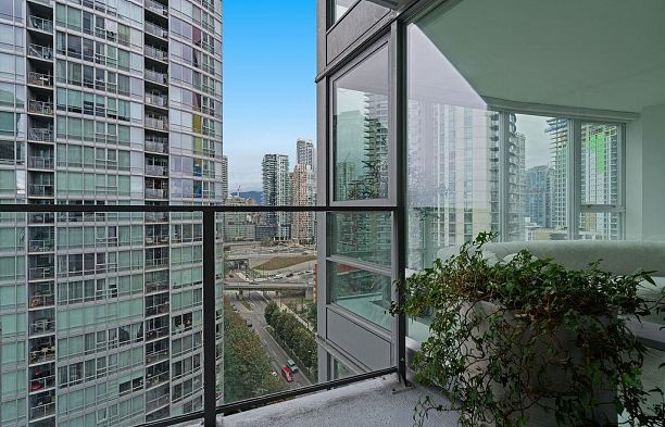 2206 1438 Richards Street Yaletown