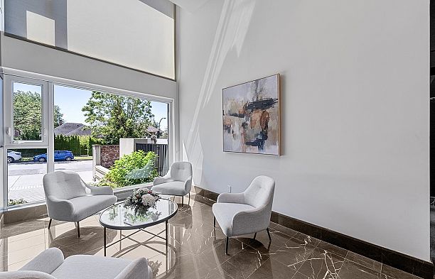 310 1571 W 57th Avenue South Granville