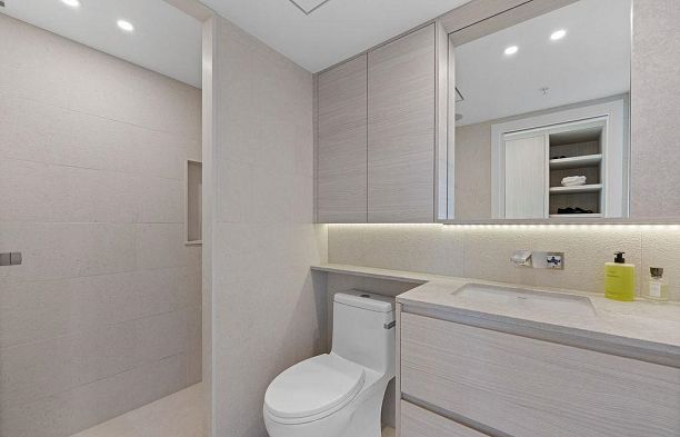 2206 1438 Richards Street Yaletown