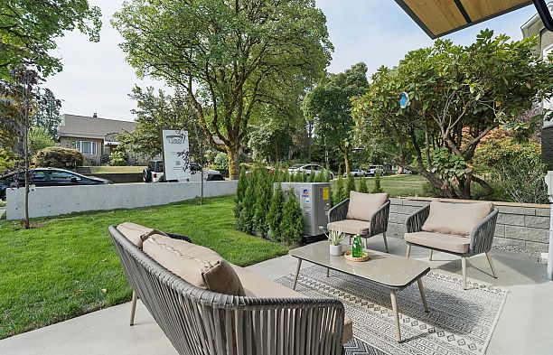 1 2941 W 29th Avenue MacKenzie Heights
