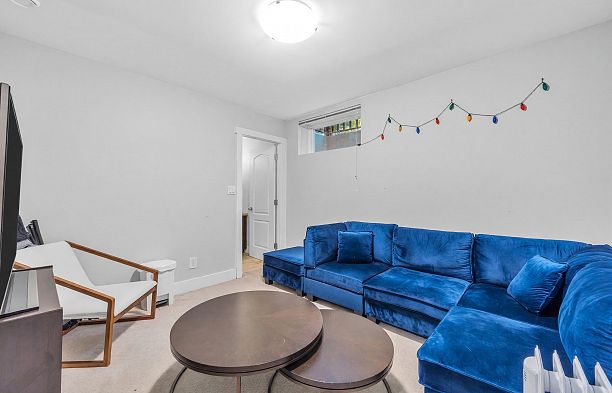2483 W 22nd Avenue Arbutus