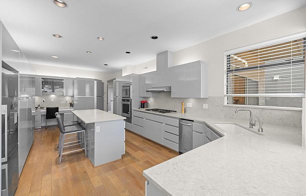 6579 Angus Drive South Granville