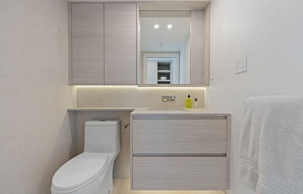 2206 1438 Richards Street Yaletown