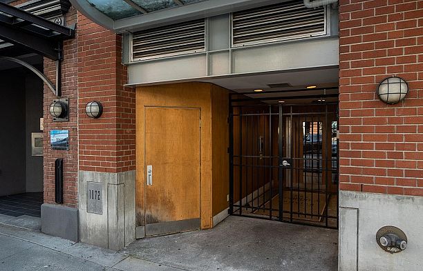 402 1072 Hamilton Street Yaletown