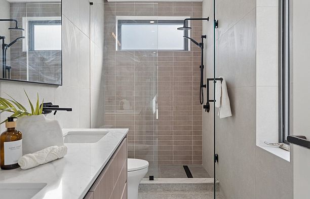 1 2941 W 29th Avenue MacKenzie Heights