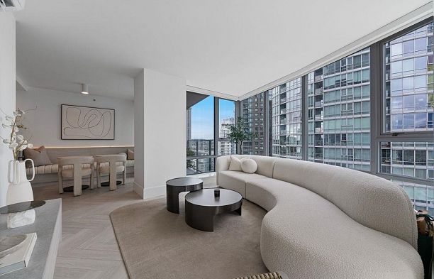 2206 1438 Richards Street Yaletown