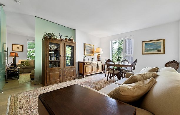 310 1571 W 57th Avenue South Granville