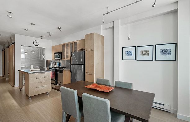 402 1072 Hamilton Street Yaletown