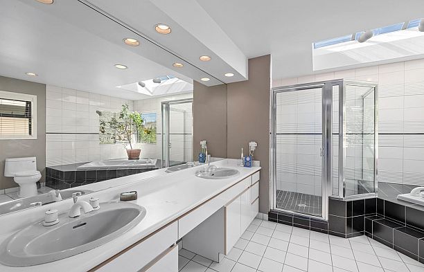 6579 Angus Drive South Granville