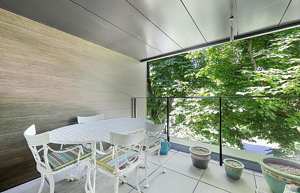 310 1571 W 57th Avenue South Granville
