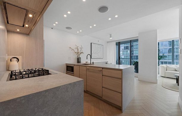 2206 1438 Richards Street Yaletown