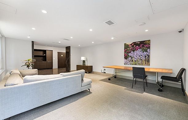310 1571 W 57th Avenue South Granville