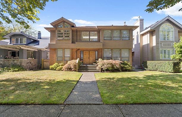 6579 Angus Drive South Granville