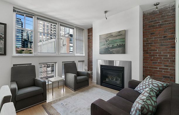 402 1072 Hamilton Street Yaletown