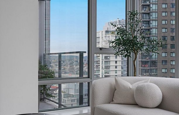 2206 1438 Richards Street Yaletown