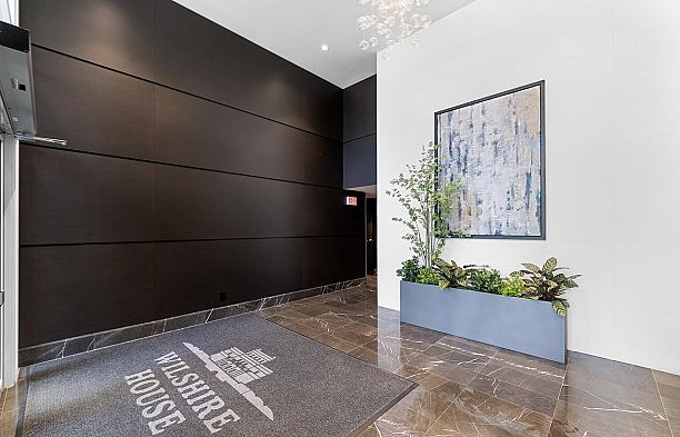 310 1571 W 57th Avenue South Granville