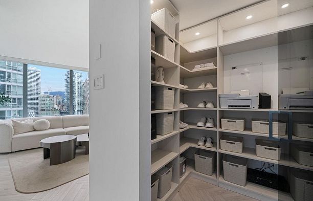 2206 1438 Richards Street Yaletown