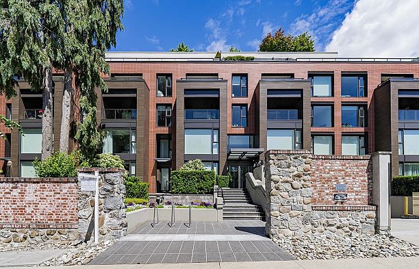 310 1571 W 57th Avenue South Granville