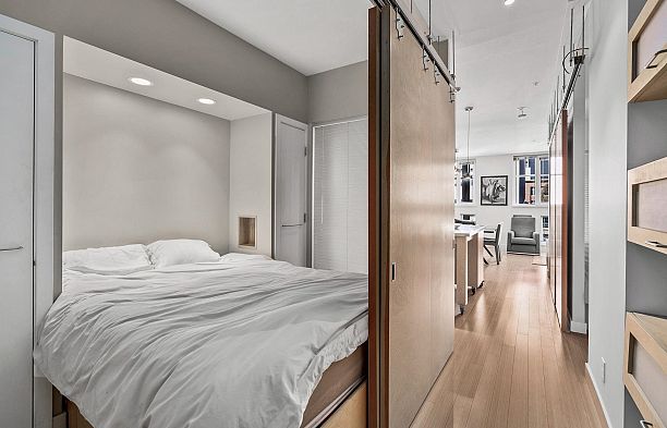 402 1072 Hamilton Street Yaletown