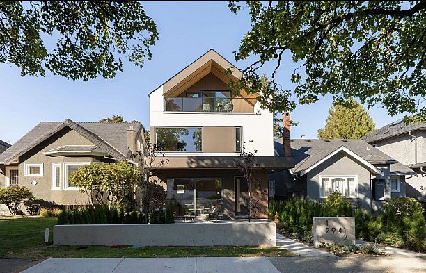 1 2941 W 29th Avenue MacKenzie Heights