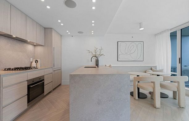 2206 1438 Richards Street Yaletown