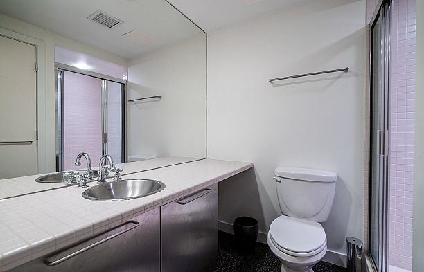 402 1072 Hamilton Street Yaletown