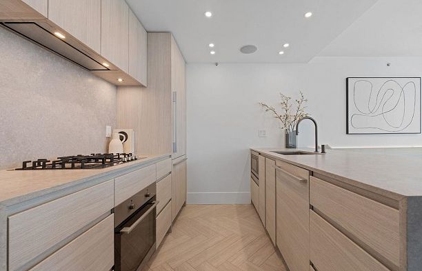 2206 1438 Richards Street Yaletown