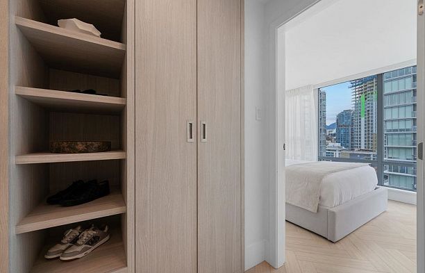 2206 1438 Richards Street Yaletown