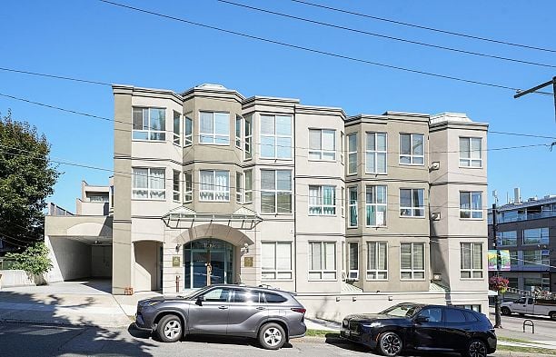 305 3615 W 17th Avenue Dunbar