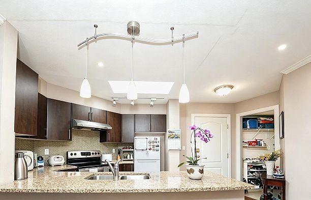 305 3615 W 17th Avenue Dunbar