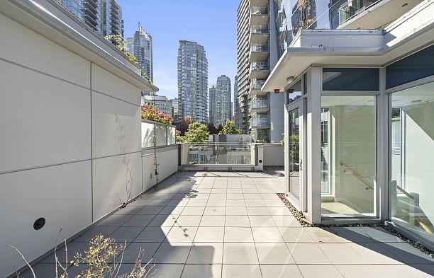 TH19 1281 W Cordova Street Coal Harbour