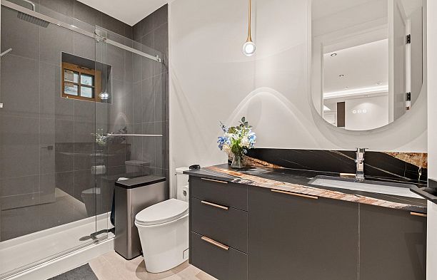 2051 W King Edward Avenue Shaughnessy