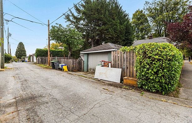 3895 W 20th Avenue Dunbar