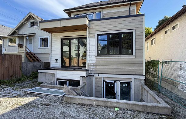 2911 W 34th Avenue MacKenzie Heights