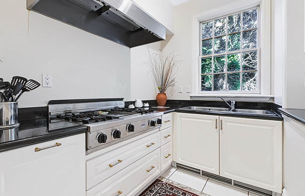 1330 Minto Crescent Shaughnessy