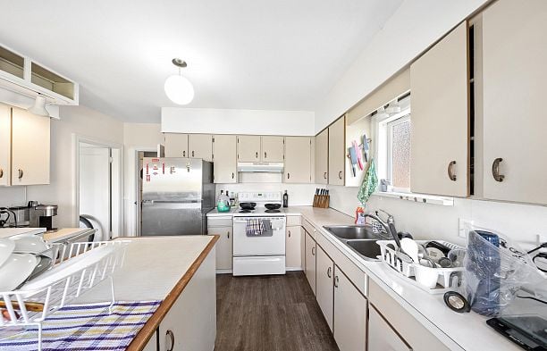 3993 W 10th Avenue Point Grey