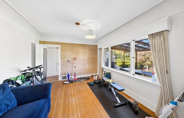 3993 W 10th Avenue Point Grey