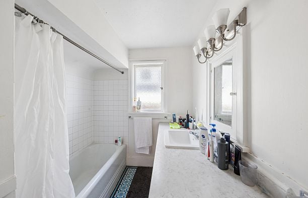 3993 W 10th Avenue Point Grey