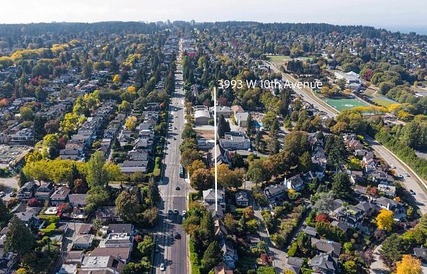 3993 W 10th Avenue Point Grey